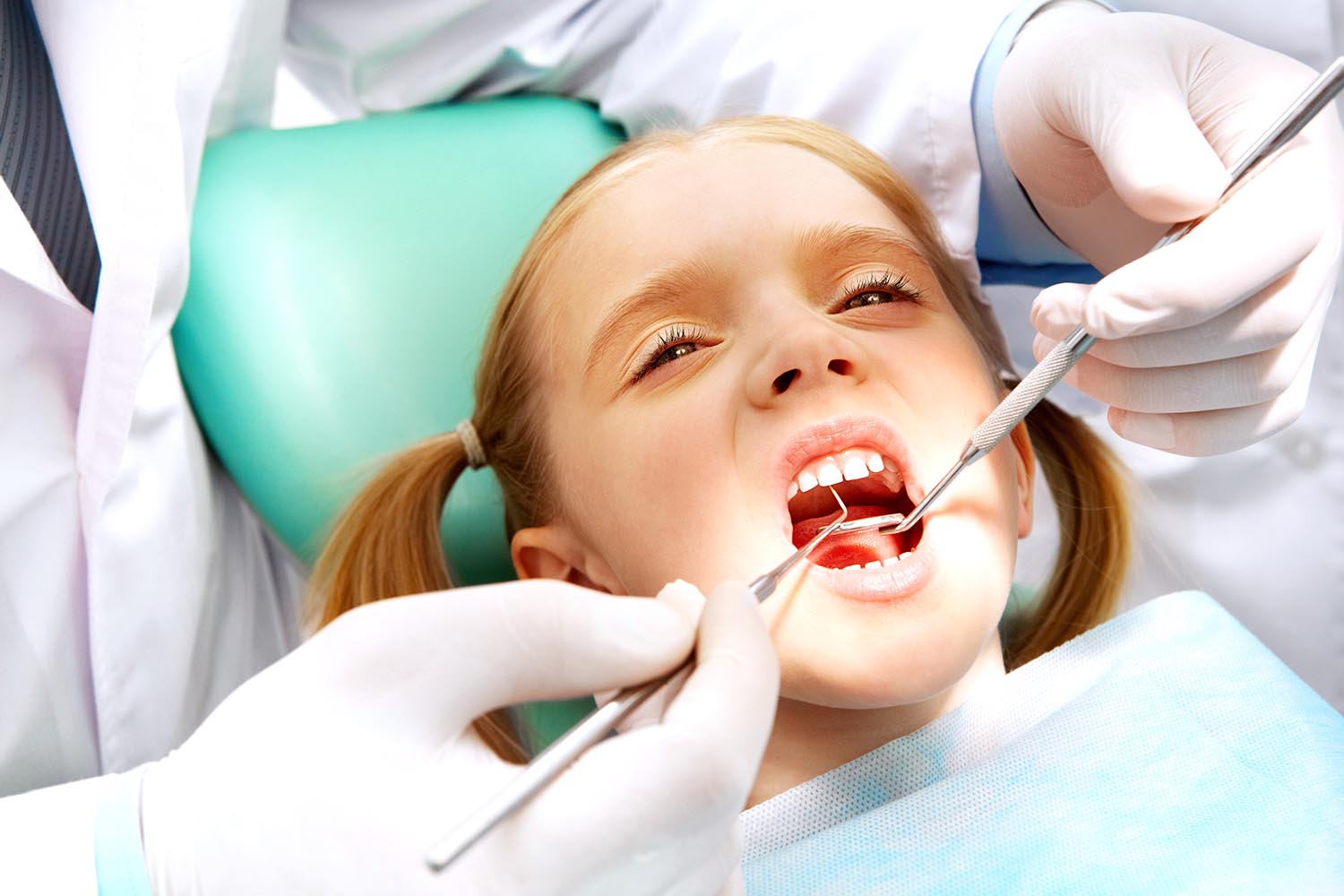 children gag reflex with dentist picture